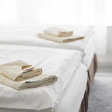 Apartament Bh03 Arbeiter Unterkunft Fuer 4 Personen - 3 Schlafzimmer Mit Kueche Neuhausen auf den Fildern