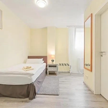 Apartament Bh03 Arbeiter Unterkunft Fuer 4 Personen - 3 Schlafzimmer Mit Kueche *